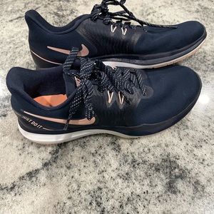 Nike Womens In Season TR8